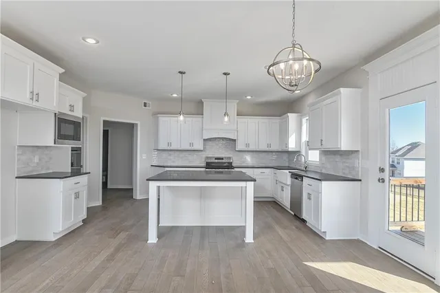 $644,950 | 2717 West Park Street, Olathe, KS 66061