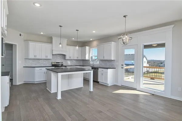 $644,950 | 2717 West Park Street, Olathe, KS 66061