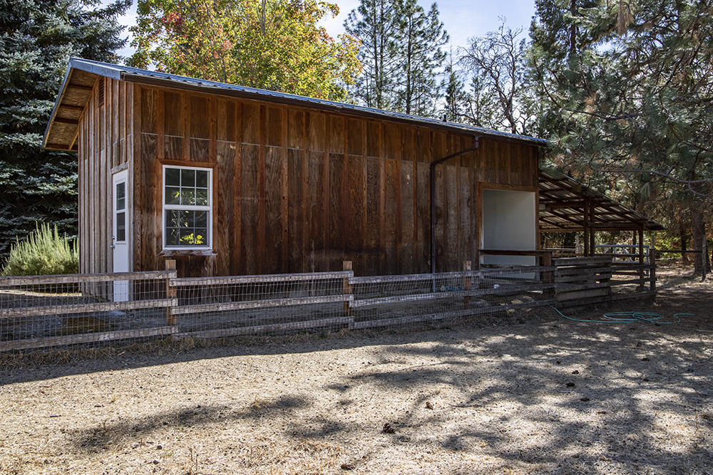 1690 Cedar Flat Road Williams, OR 97544 - Photo 19 of 39 17