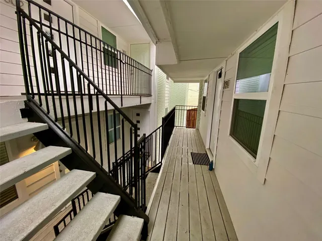 $1,895 | 807 Blanco Street, Unit 304, Austin, TX 78703