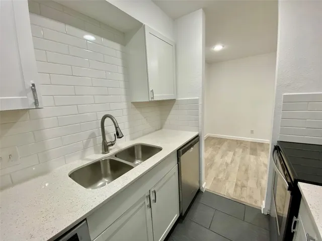 $1,895 | 807 Blanco Street, Unit 304, Austin, TX 78703