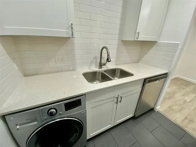 $1,700 | 807 Blanco Street, Unit 304, Austin, TX 78703