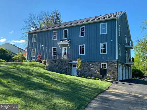 $2,750 | 301 Edgeboro Drive, Unit 1, Newtown, PA 18940