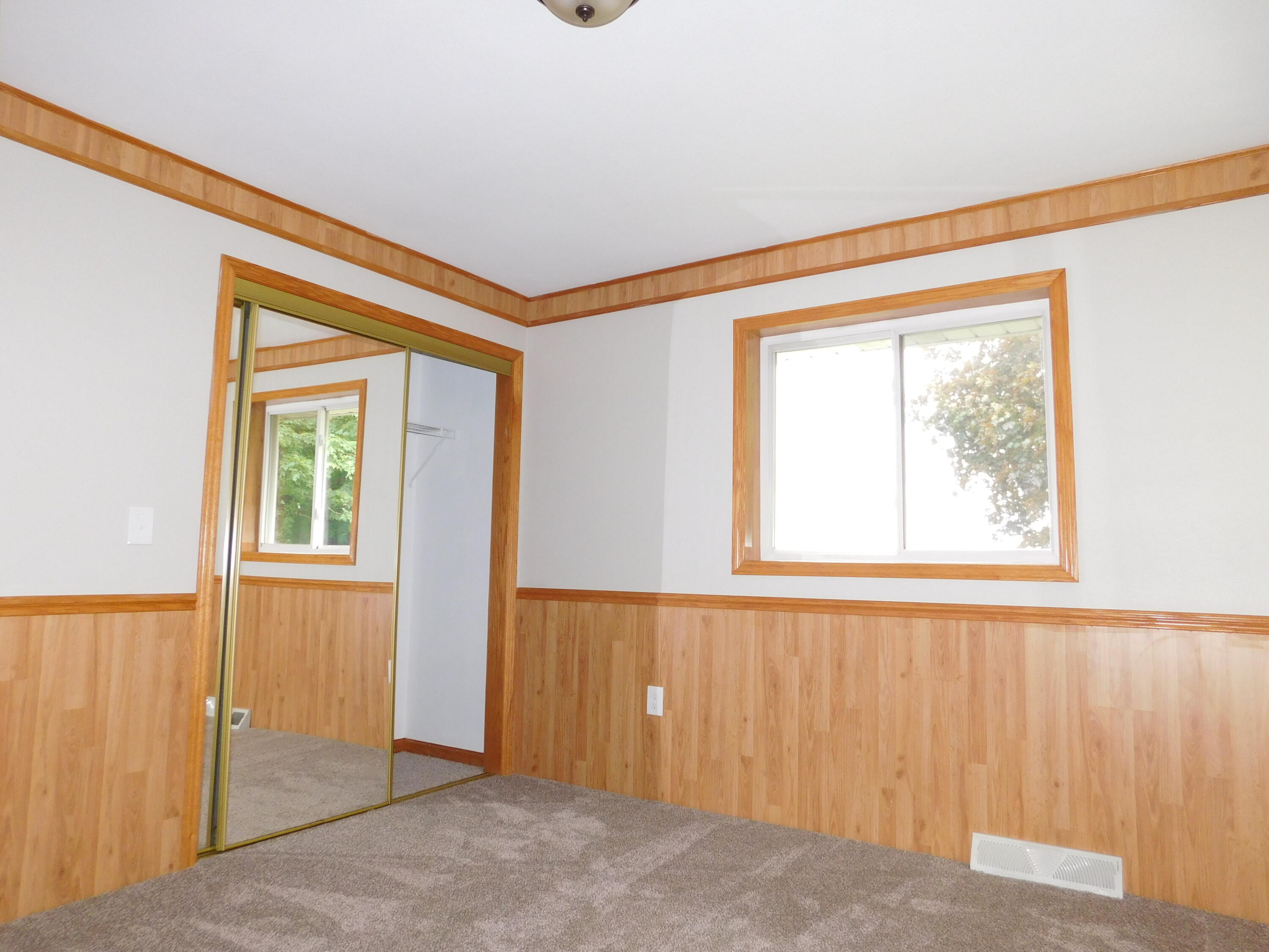 12713 East Baseline Road Hickory Corners, MI 49060 - Photo 9 of 21 DSCN5776