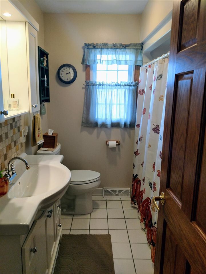 10769 Peet Road Chesaning, MI 48616 - Photo 17 of 25 50059525-16.JPG
