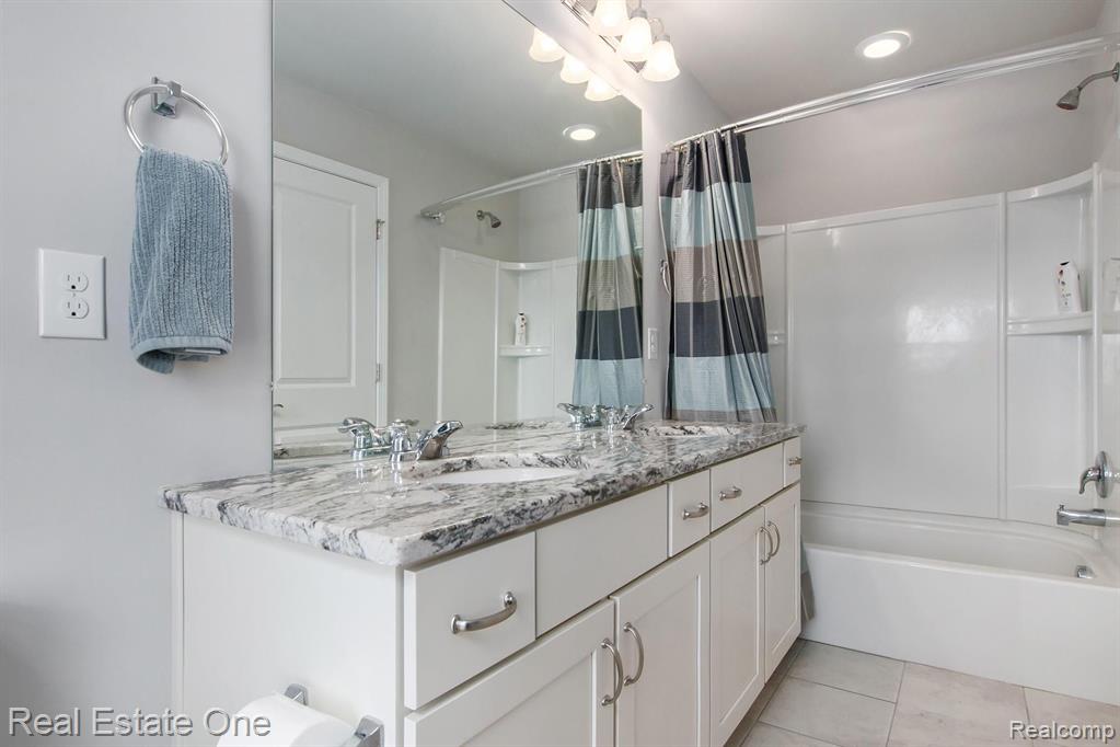 2904 Glenbar Circle Rochester, MI 48307 - Photo 19 of 30