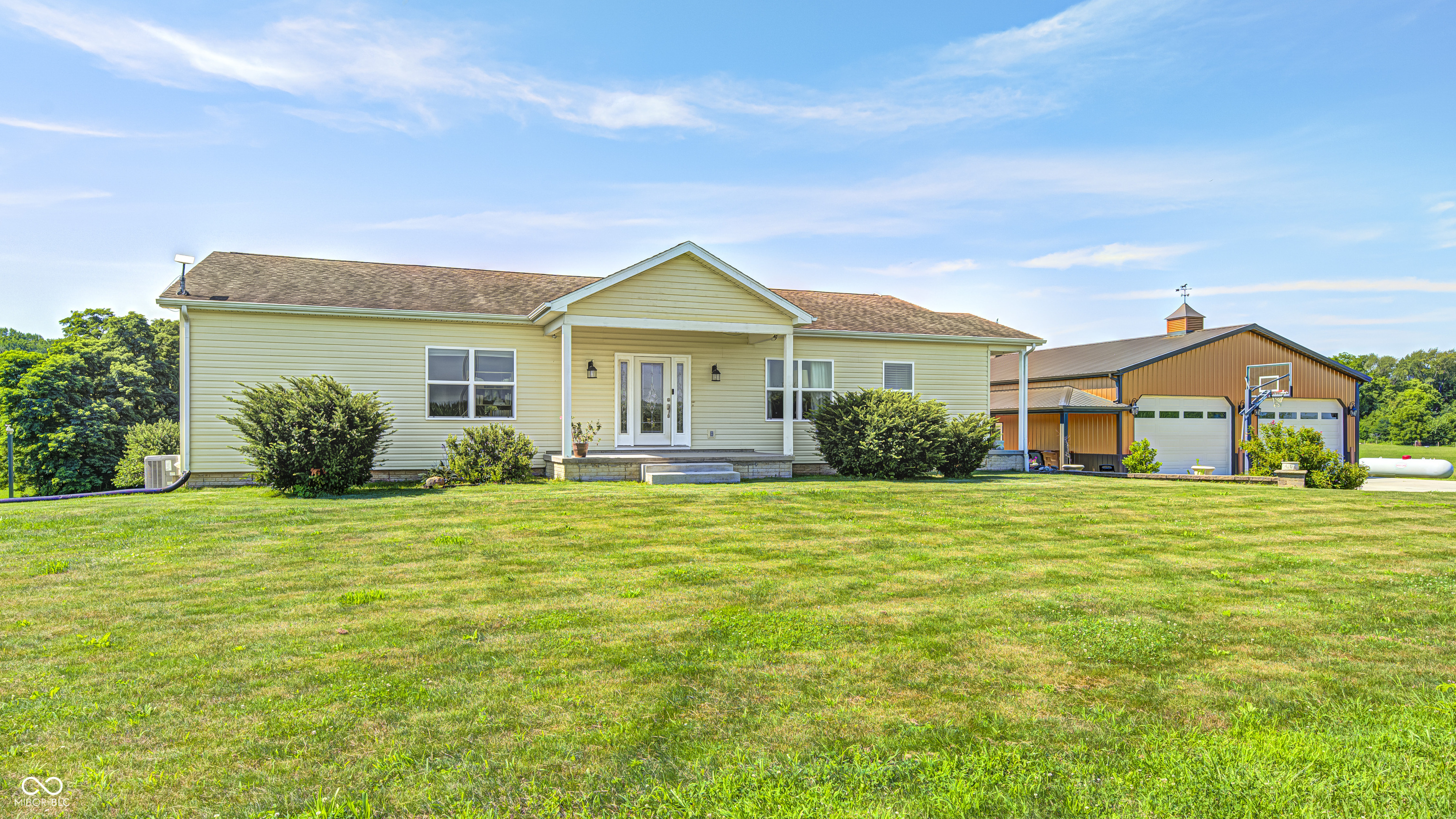 4297 West Division Road Crawfordsville, IN 47933 - Photo 2 of 82