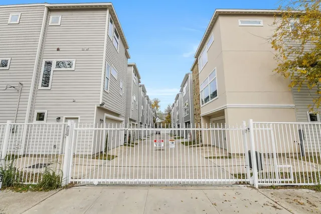 $2,800 | 4013 St Augustine Street, Houston, TX 77021