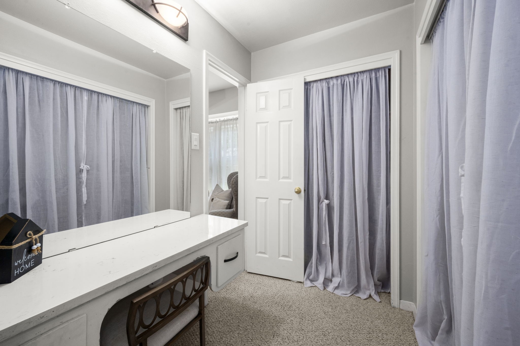 2506 Teague Road Houston, TX 77080 - Photo 26 of 33 a room with a bed and a window