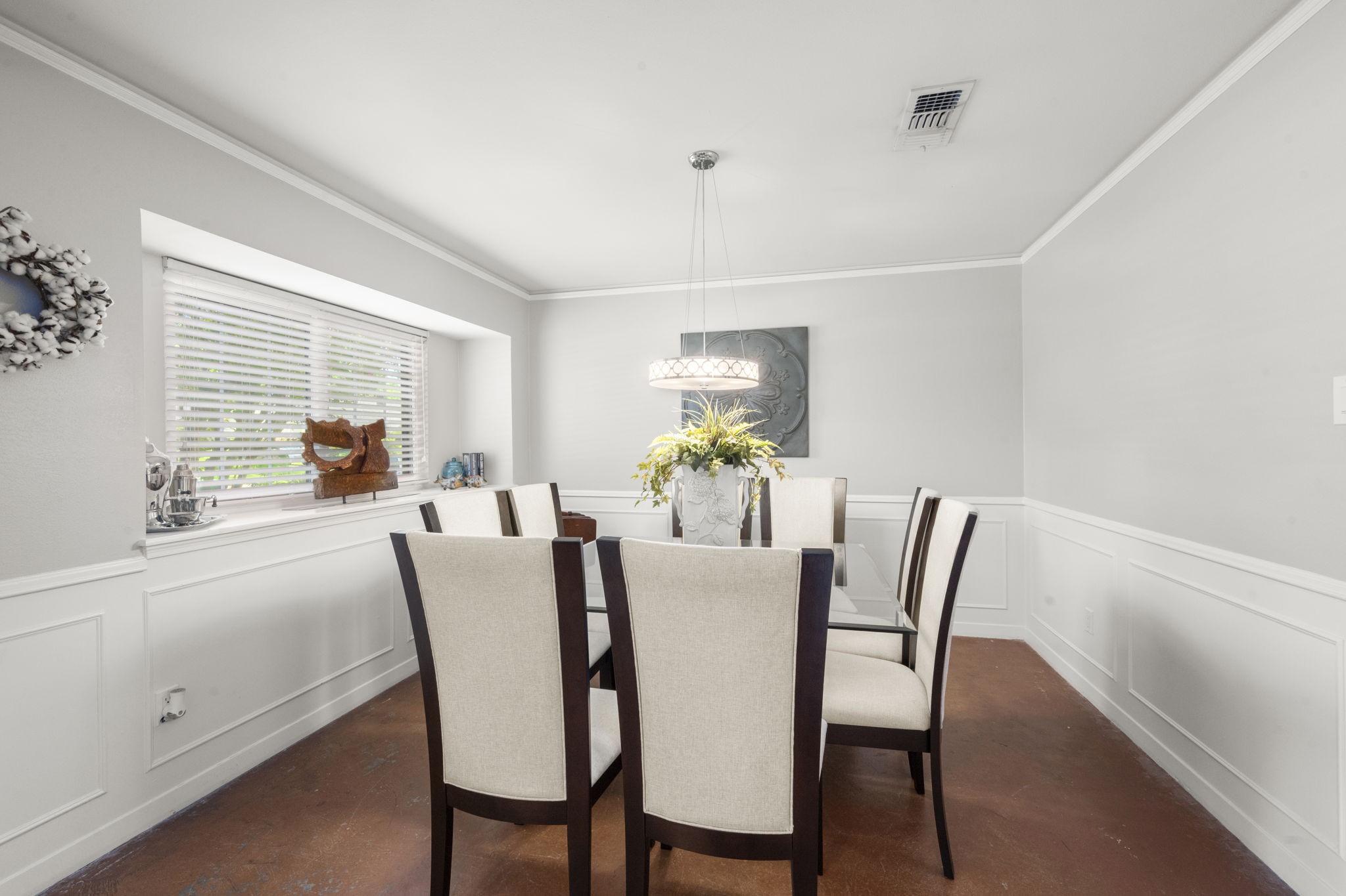 2506 Teague Road Houston, TX 77080 - Photo 5 of 33 a view of a dining room with furniture window and outside view