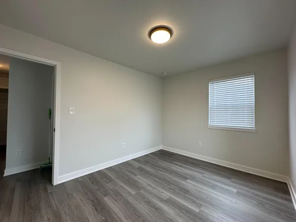 $1,725 | 717 Juniper Road, Valparaiso, IN 46385
