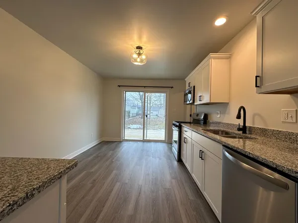$1,725 | 717 Juniper Road, Valparaiso, IN 46385