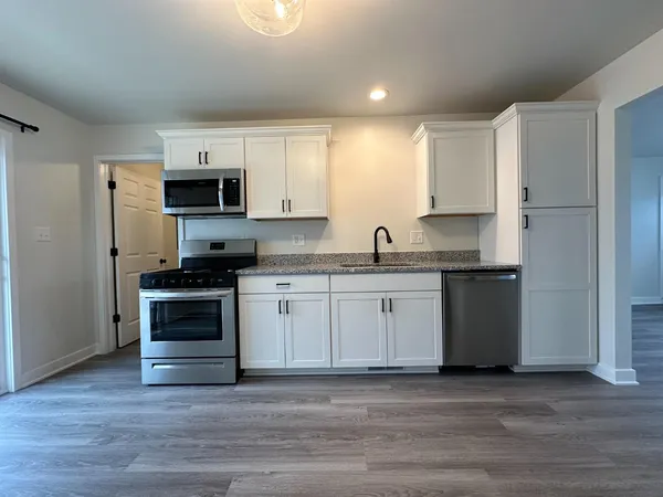 $1,725 | 717 Juniper Road, Valparaiso, IN 46385