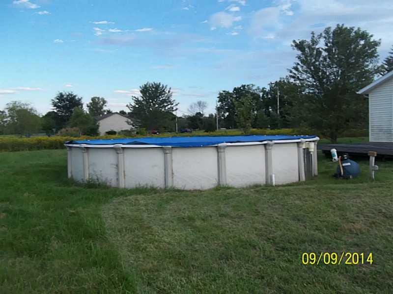 5142 New Carlisle Springfield, OH 45504 - Photo 3 of 17