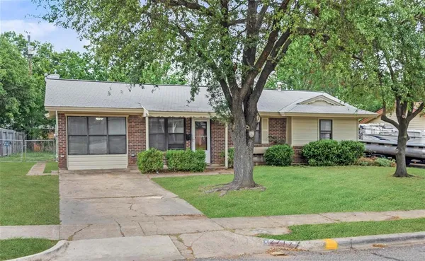 $2,295 | 2717 Wesleyan Drive, Irving, TX 75062