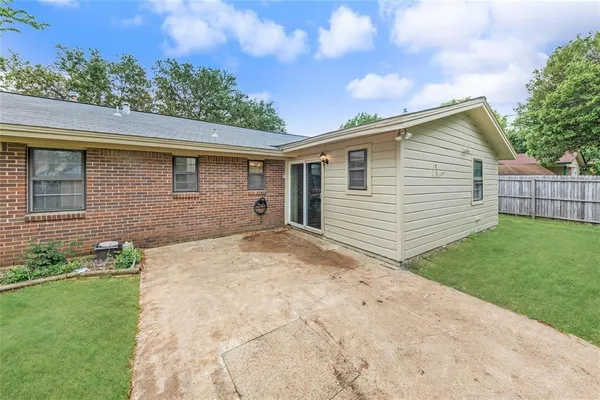 $2,295 | 2717 Wesleyan Drive, Irving, TX 75062