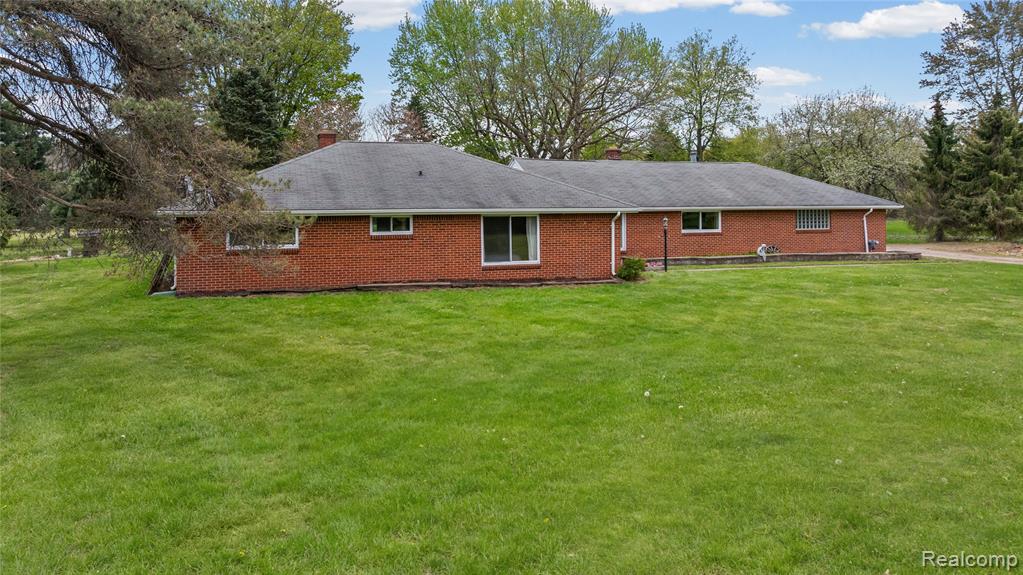 700 Townsend Road Leonard, MI 48367 - Photo 8 of 45 Gallery Image 8
