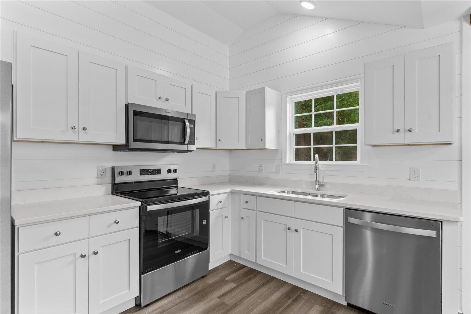 176 Callahan Cavender Road Southeast Dalton, GA 30721 - Photo 9 of 28 09-DSC02333