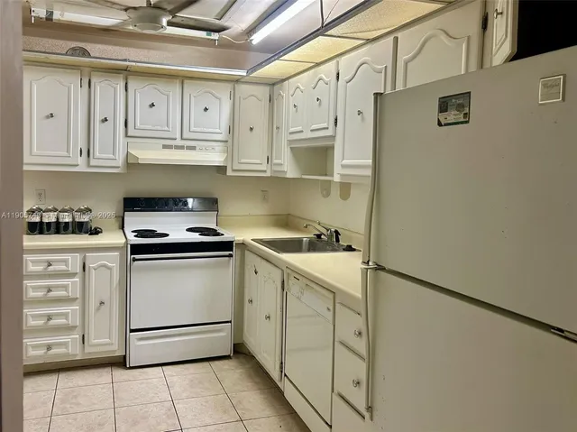 $77,000 | 470 North Laurel Drive, Unit 7, Margate, FL 33063