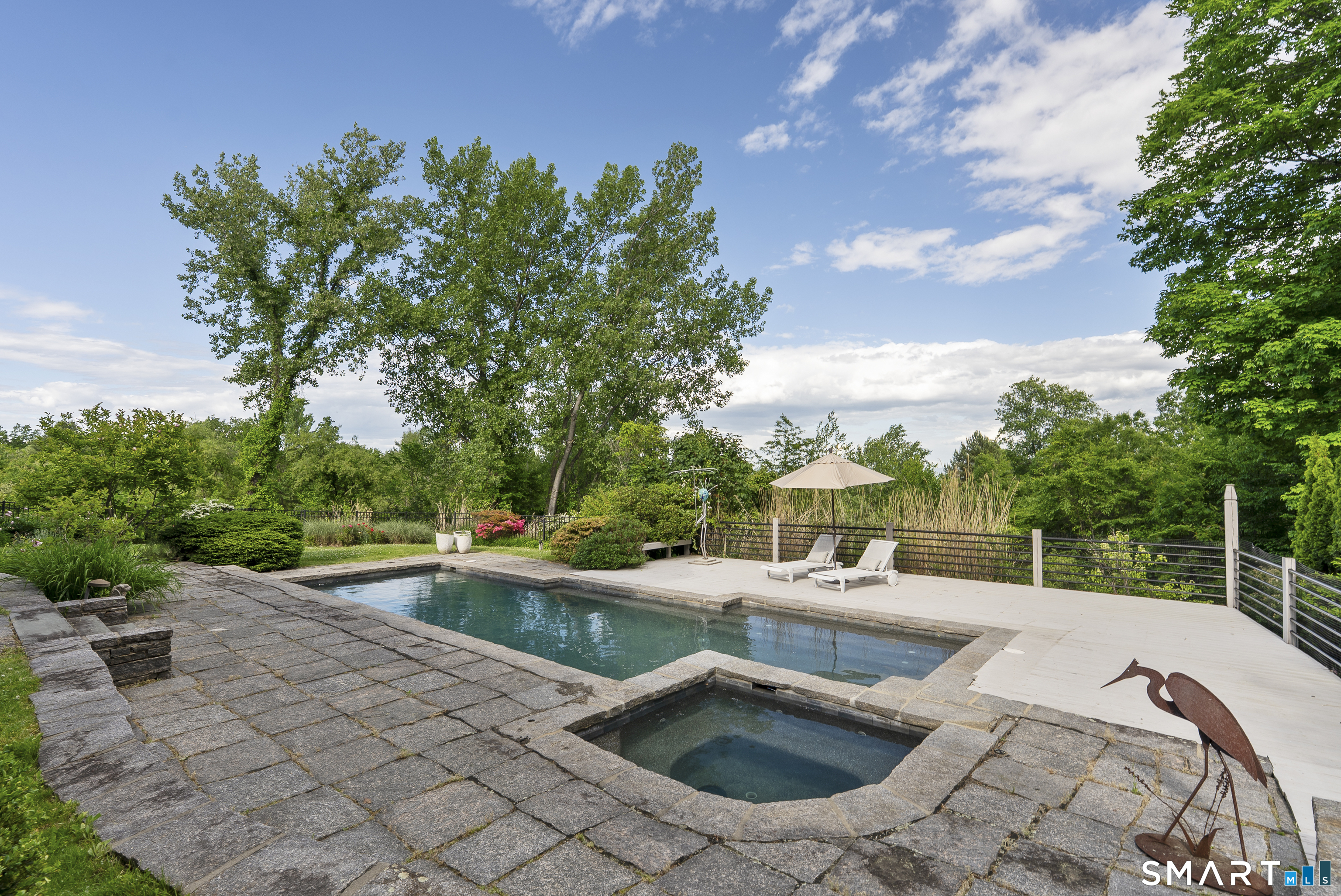 46 Balfour Road West Hartford, CT 06117 - Photo 38 of 40