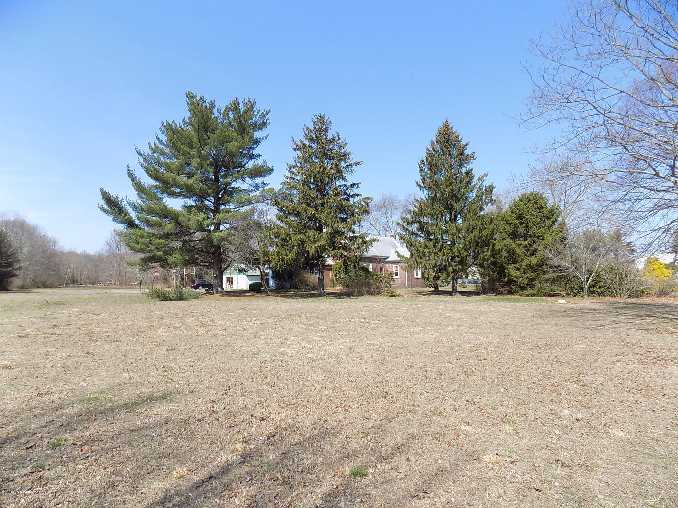 285 Squankum Road Farmingdale, NJ 07727 - Photo 5 of 5 DSCN0061.JPG