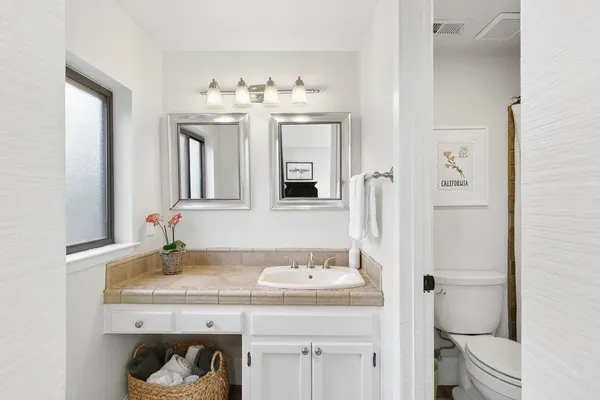 $2,400,000 | 38364 Wisteria Way, Davis, CA 95616