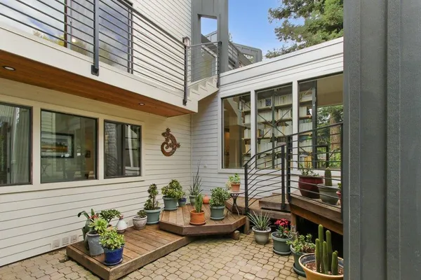 $2,400,000 | 38364 Wisteria Way, Davis, CA 95616