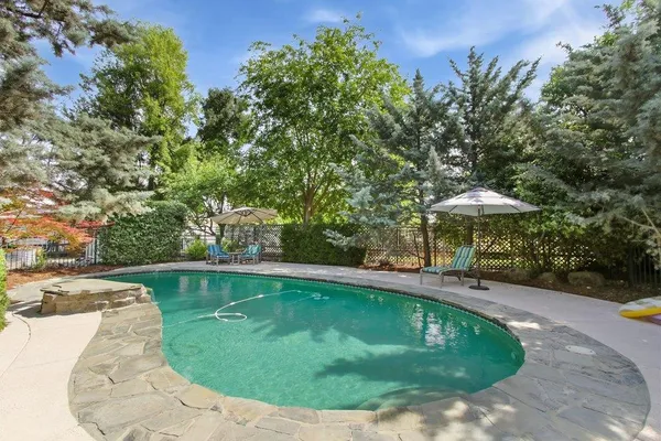 $2,400,000 | 38364 Wisteria Way, Davis, CA 95616