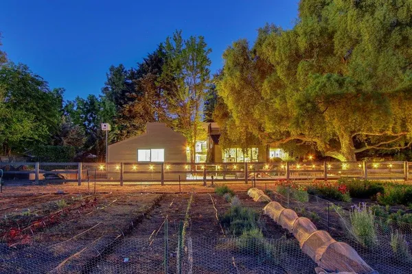 $2,400,000 | 38364 Wisteria Way, Davis, CA 95616