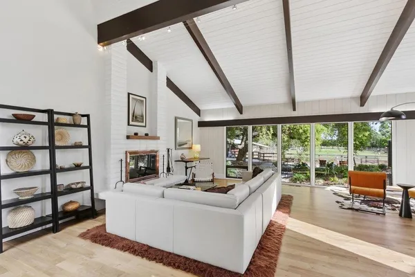 $2,400,000 | 38364 Wisteria Way, Davis, CA 95616