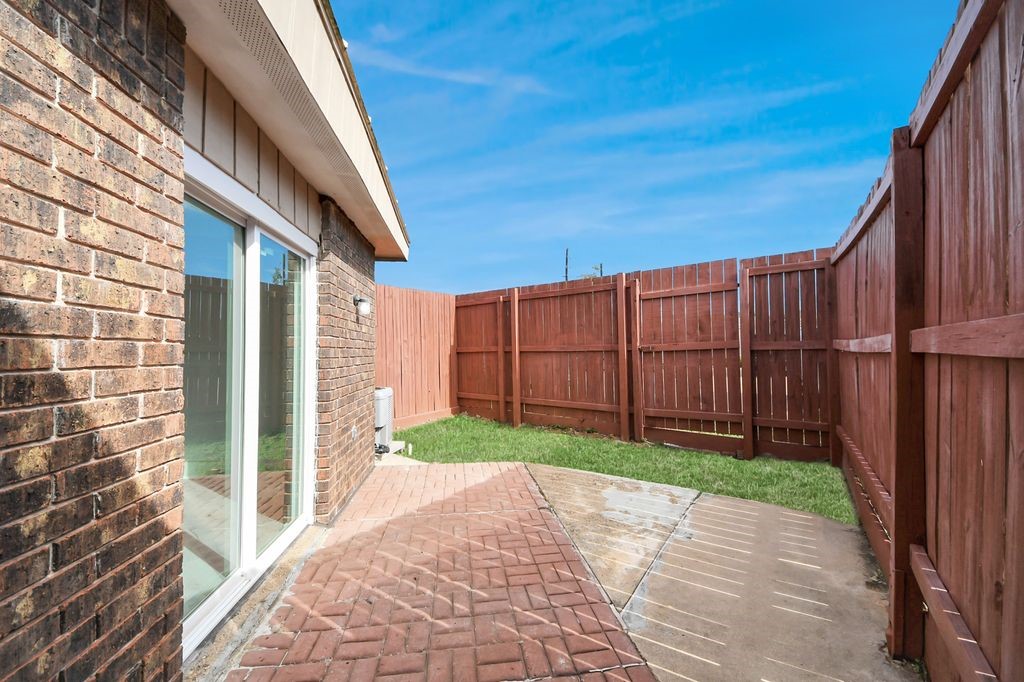 1014 Graham Drive Tomball, TX 77375 - Photo 30 of 37 a view of a backyard