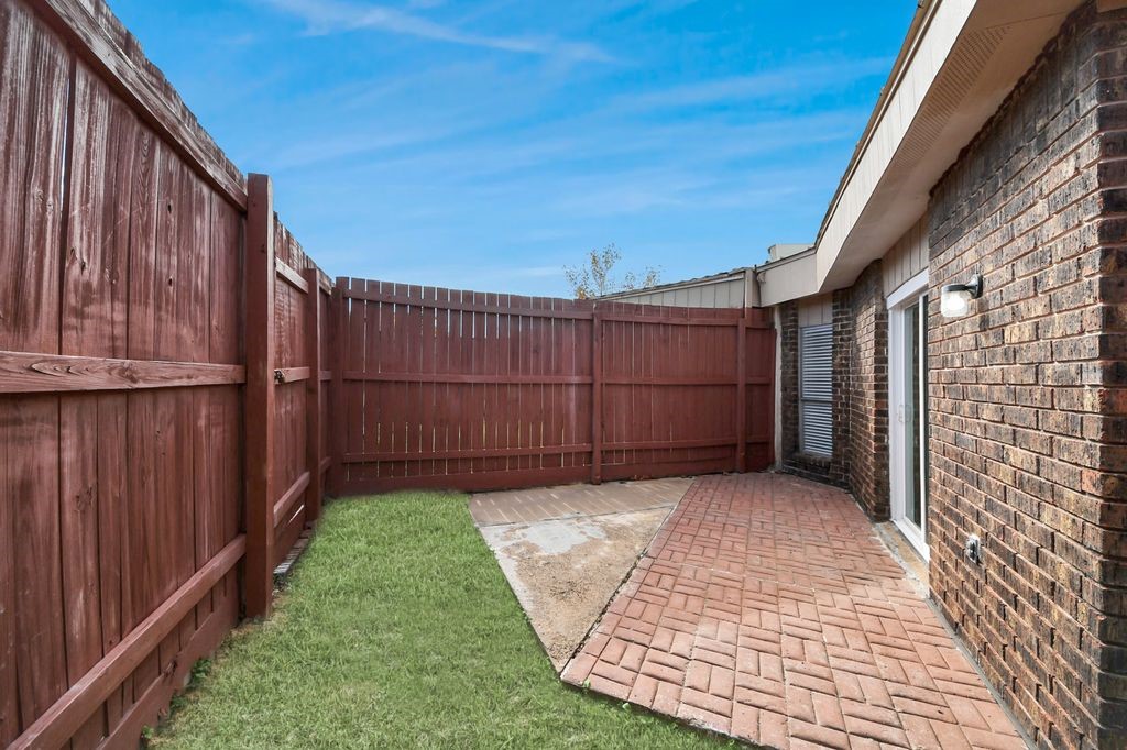 1014 Graham Drive Tomball, TX 77375 - Photo 31 of 37 a view of a backyard