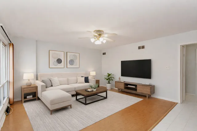 $2,300 | 612 Maple Court, Unit 612, Mount Prospect, IL 60056