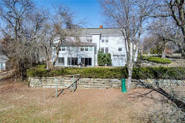 $825,000 | 5709 West 164th Street, Stilwell, KS 66085