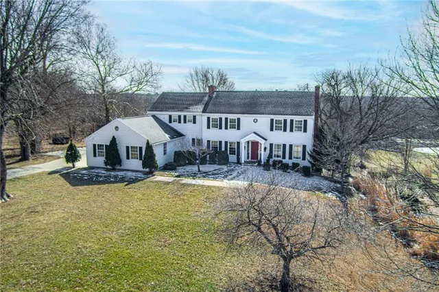 $825,000 | 5709 West 164th Street, Stilwell, KS 66085