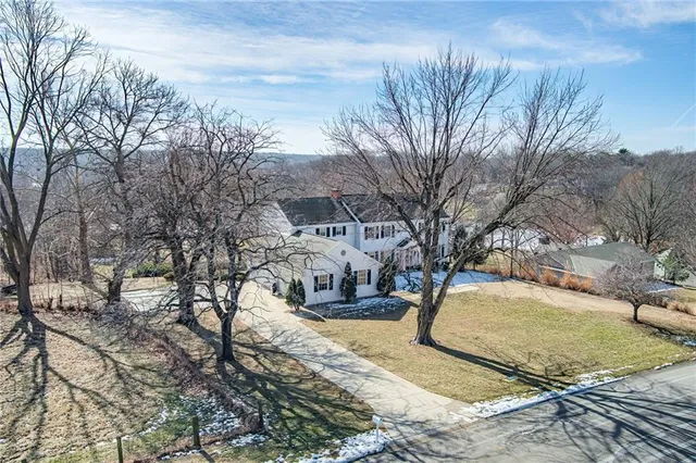 $825,000 | 5709 West 164th Street, Stilwell, KS 66085