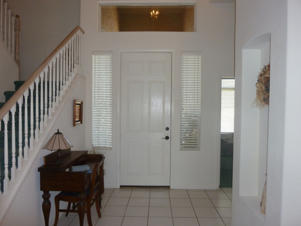 6911 West Del Rio Street Chandler, AZ 85226 - Photo 4 of 17 Inviting Grande Entry!