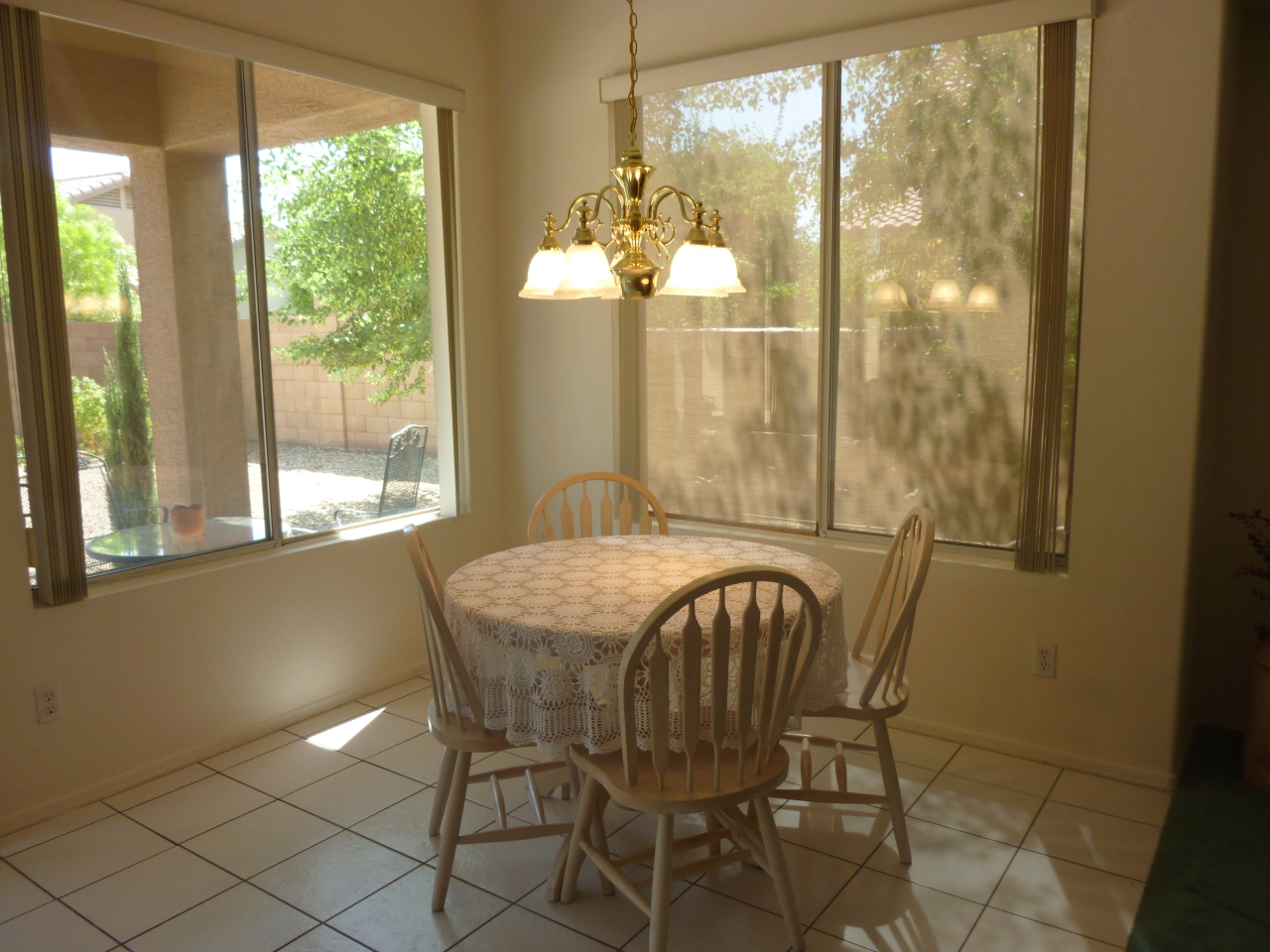 6911 West Del Rio Street Chandler, AZ 85226 - Photo 7 of 17 Eat-In Kitchen Area