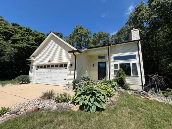 $490,000 | 5020 Roundtree Drive, Middleville, MI 49333