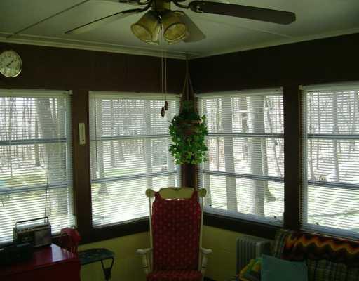624 Kuhntown Road Somerset, PA 15501 - Photo 2 of 8 Den/Family/Great Room.