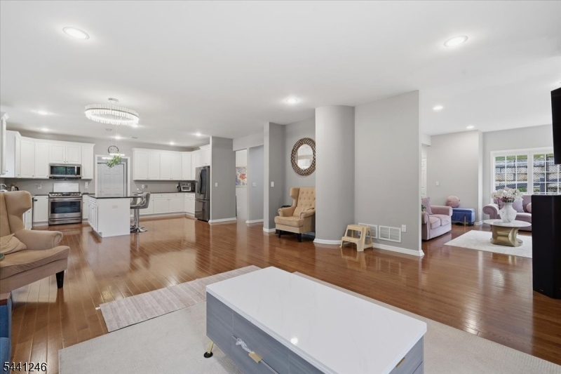 18 Puddingstone Road Morris Plains, NJ 07950 - Photo 12 of 39