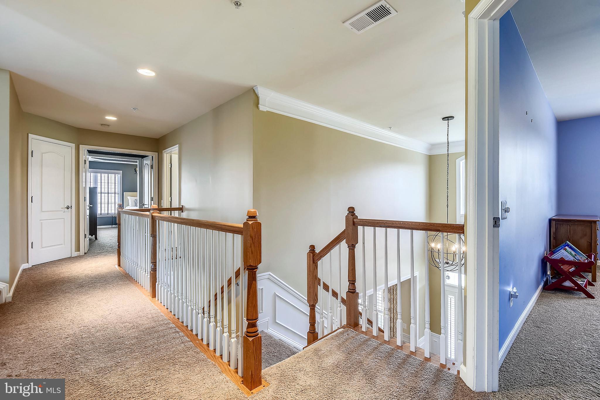 4814 Chichester House Road Olney, MD 20832 - Photo 30 of 84 Upstairs hallway