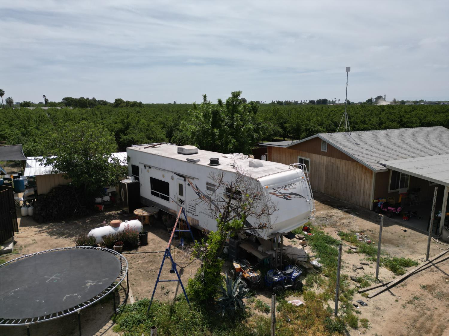 2501 South Marks Avenue Fresno, CA 93706 - Photo 6 of 11 a terrace with outdoor seating and city view