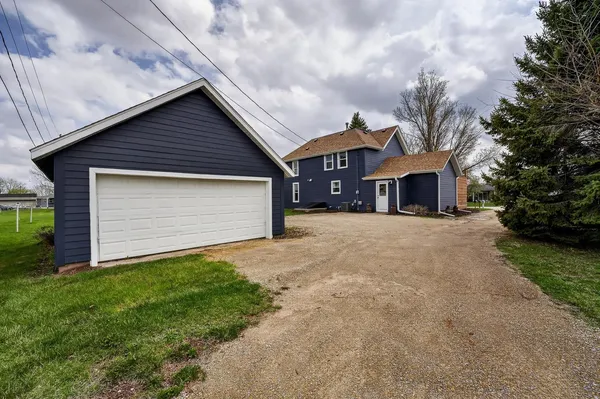 $274,900 | 214 East Coates Avenue, Monticello, WI 53570