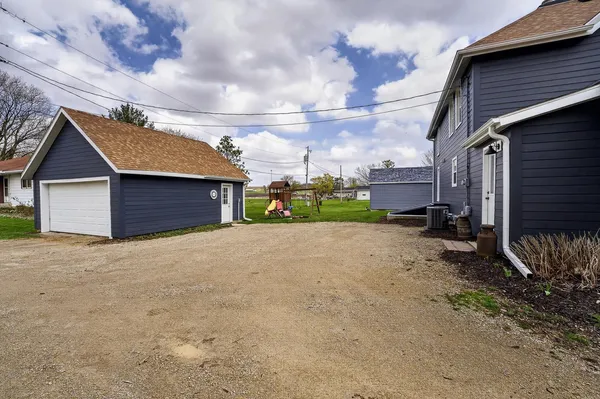 $274,900 | 214 East Coates Avenue, Monticello, WI 53570