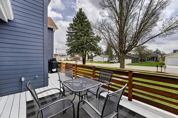 $274,900 | 214 East Coates Avenue, Monticello, WI 53570