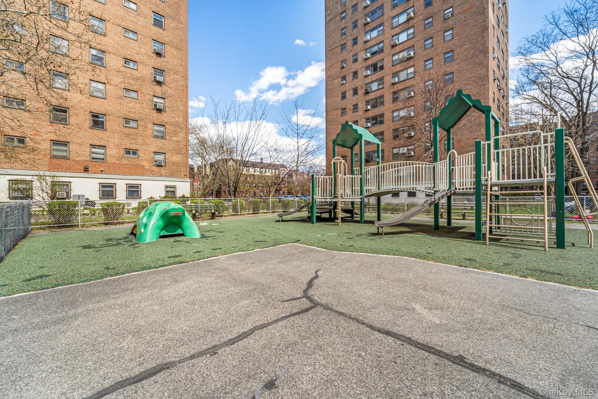 21-80 33rd Road, Unit 6B Queens, NY 11106 - Photo 15 of 17