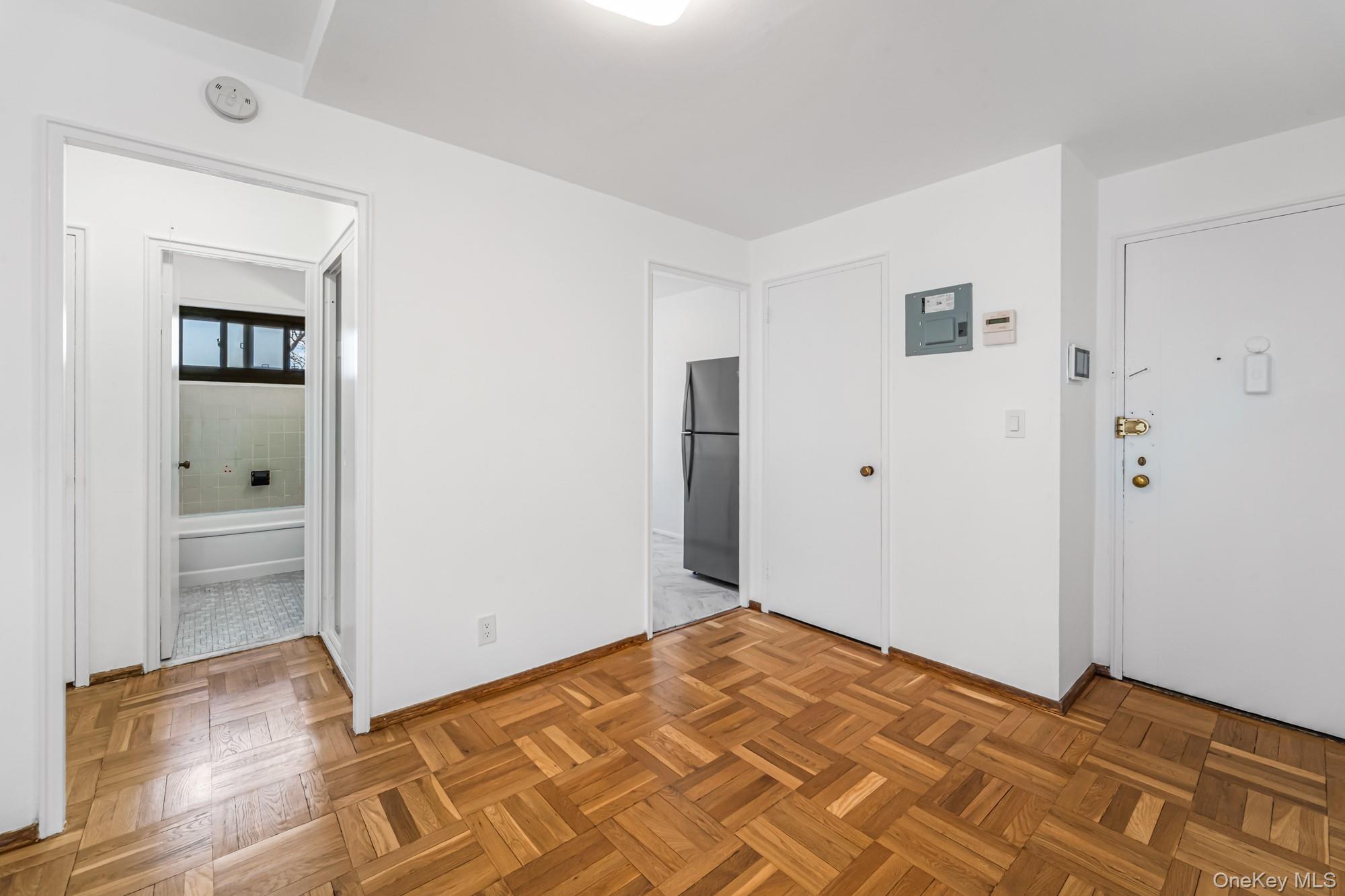 21-80 33rd Road, Unit 6B Queens, NY 11106 - Photo 9 of 17