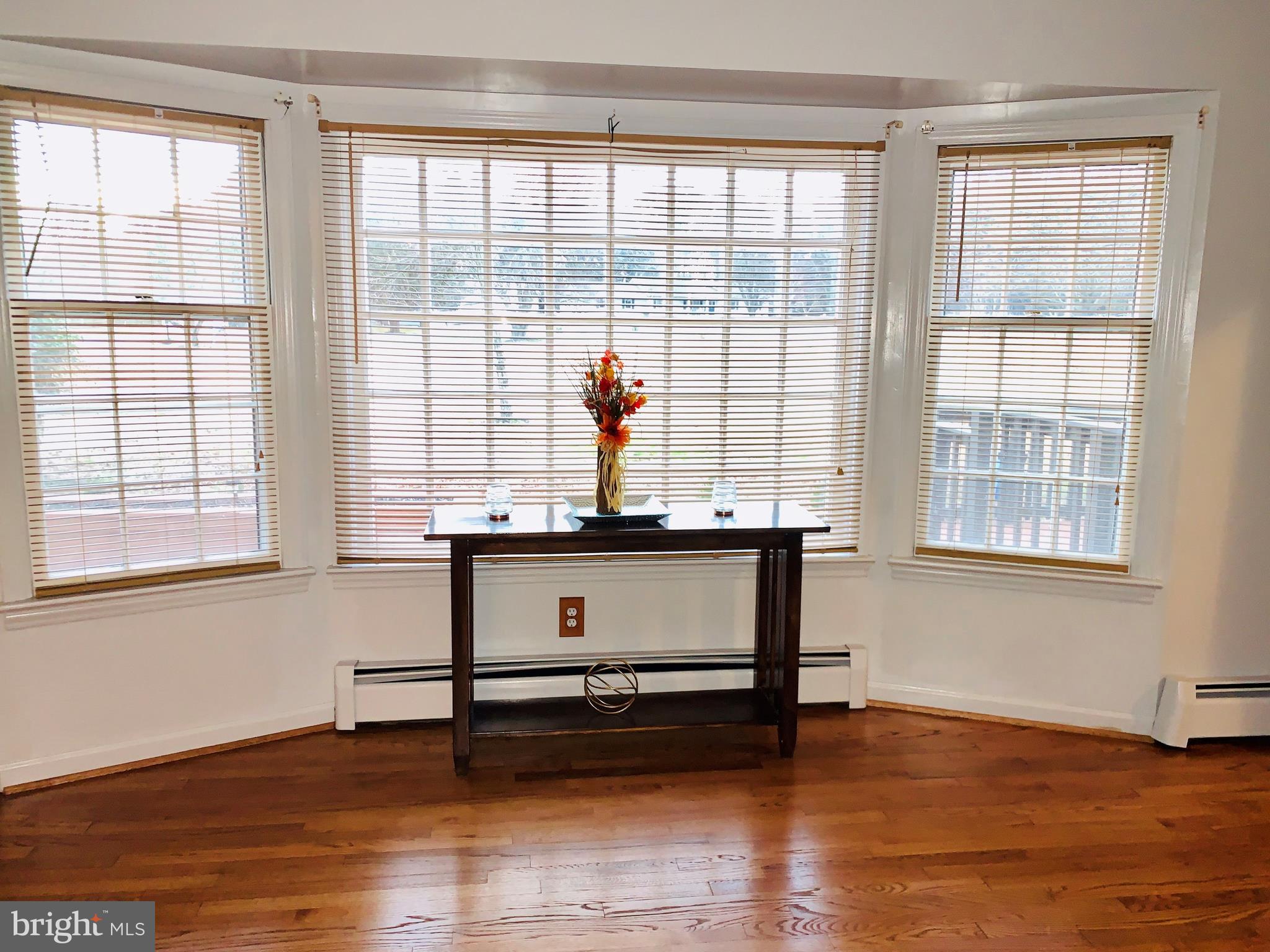 9490 Quail Run Road Denton, MD 21629 - Photo 5 of 35 Large Bay Window
