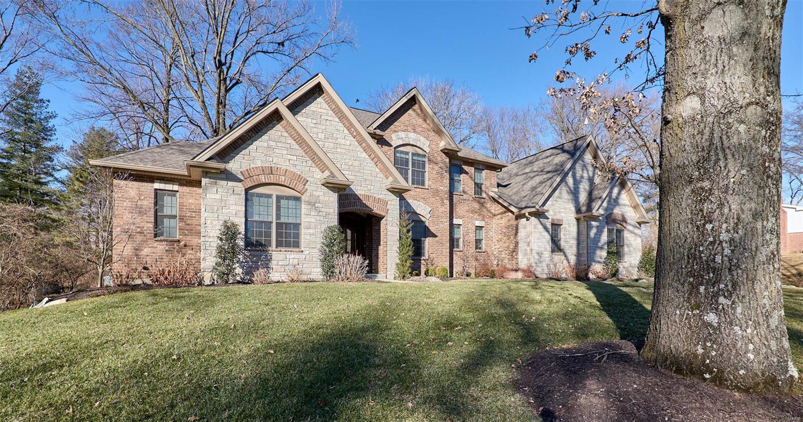 16 Ridge Crest Drive Chesterfield, MO 63017 - Photo 2 of 50 Gallery Image 2